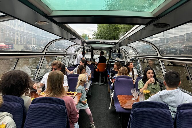 Amsterdam Cheese and Wine Canal Cruise - The cheese and drinks: what’s included and how to use it