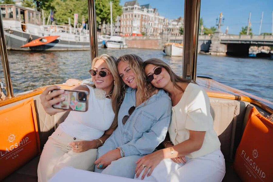 Amsterdam: Classic Boat Cruise with Optional Cheese & Wine - Price and Value: How an $18 Ticket Can Still Feel Like a Win