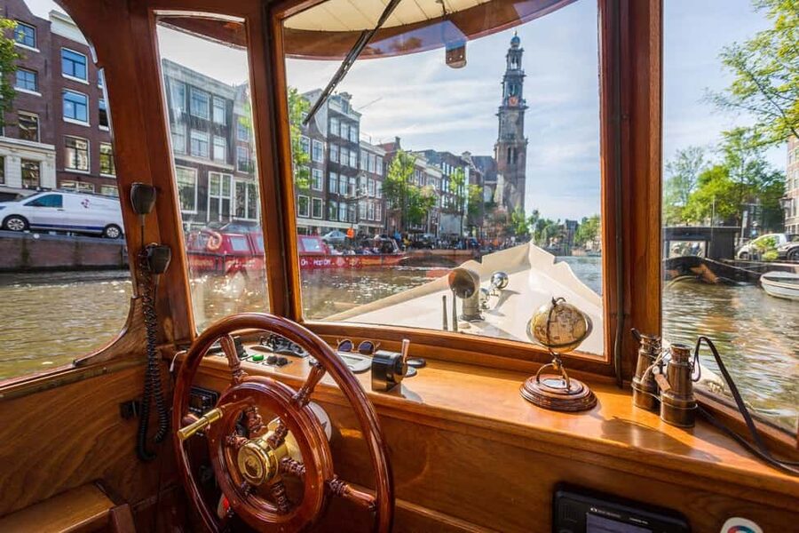 Amsterdam: Classic Saloon Boat Cruise with Cheese & Wine - Jordaan Views, Countryside-Quick Vibes, and the Amstel River Route