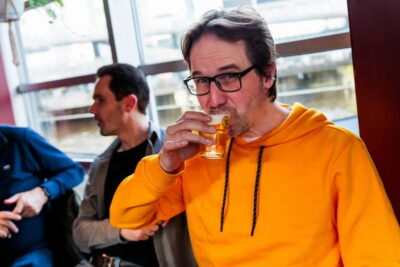 Amsterdam: Dutch Craft Beer Tasting with cheese and snacks - The 1-hour mystery tasting: how the experience actually flows