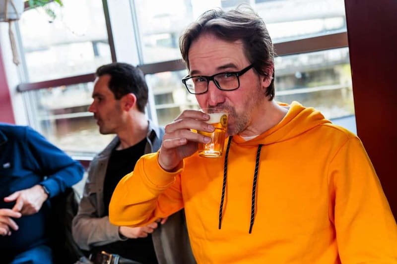 Amsterdam: Dutch Craft Beer Tasting with cheese and snacks - The 1-hour mystery tasting: how the experience actually flows
