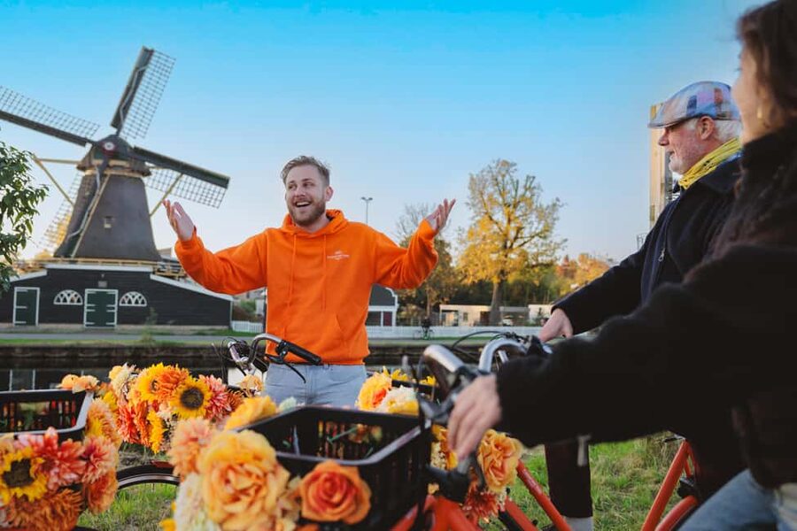 Amsterdam: E-Bike, Cheese, Windmill & Countryside Tour - Pedal the historic dike of Nieuwendammerdijk for real Dutch water views