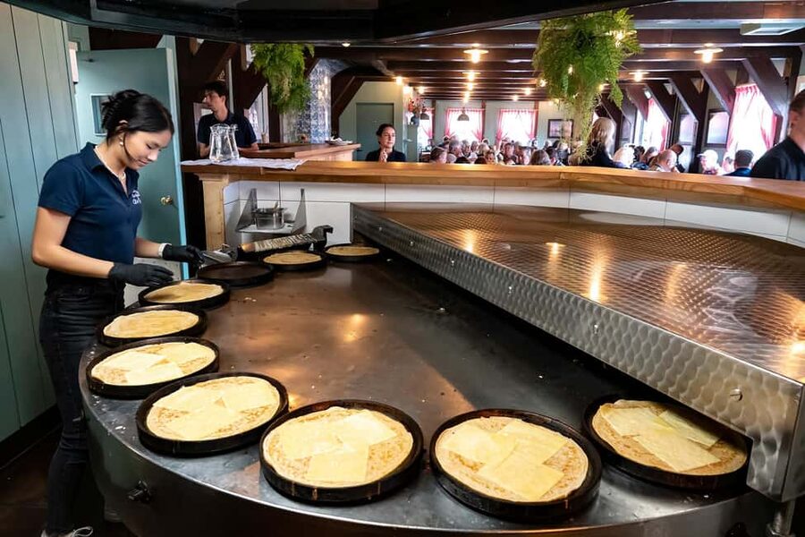 Amsterdam: Experience Zaanse Schans Windmills & Cheese Farm - Windmills and Village Roaming: What You’ll See, Plus the Trade-Off