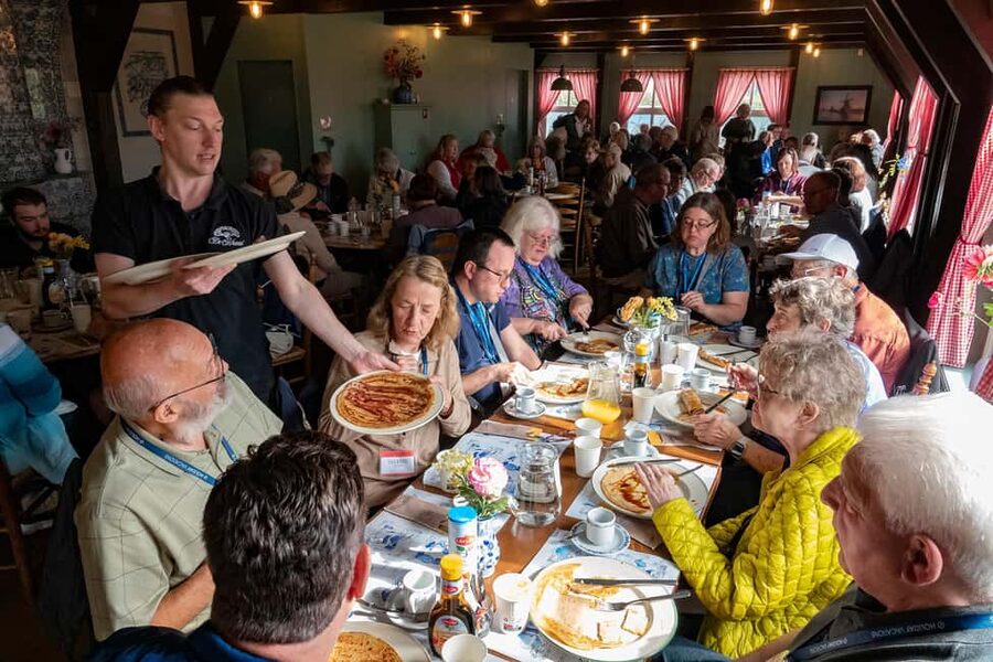 Amsterdam: Experience Zaanse Schans Windmills & Cheese Farm - De Kraai Pancakes and Henri Willig Cheese: Eating Smart Without Breaking the Budget