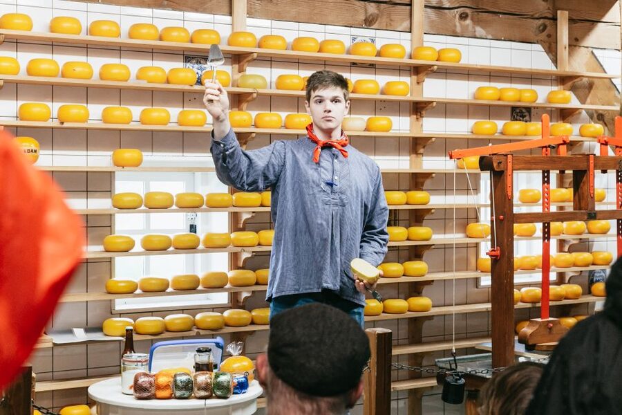Amsterdam: Guided Zaanse Schans, Windmills & Cheese Tour - Zaanse Schans Orientation: The Guide Helps You See Like a Local
