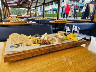 Amsterdam: Live GuideD Giethoorn Boat Tour & Cheese Platter - Your 7-Hour Game Plan from Central Amsterdam