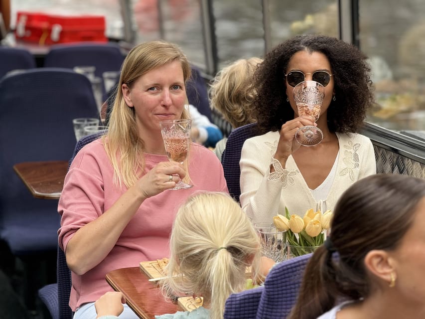 Amsterdam: Luxury Cheese & Wine Canal Cruise - Why this 1-hour cheese-and-wine canal format works