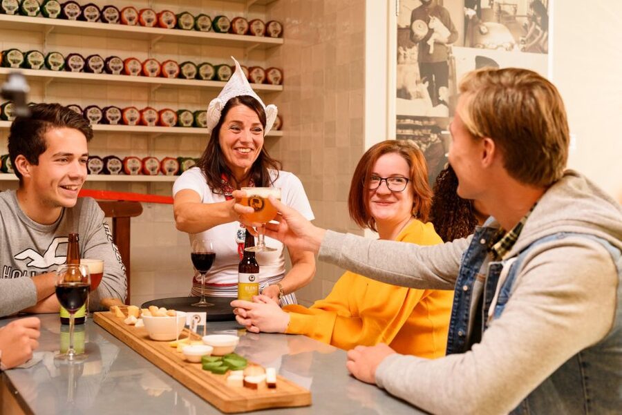 Amsterdam: Premium Henri Willig Cheese Tasting Experience - Duration and Pace: 40 Minutes to an Hour That Actually Fits
