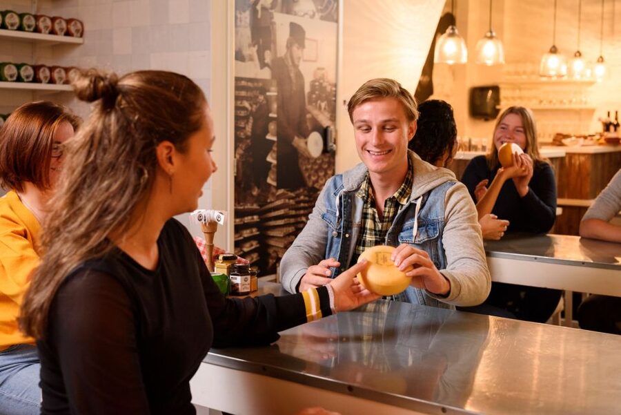Amsterdam: Premium Henri Willig Cheese Tasting Experience - Shopping After: Using the 10% Discount Like a Local