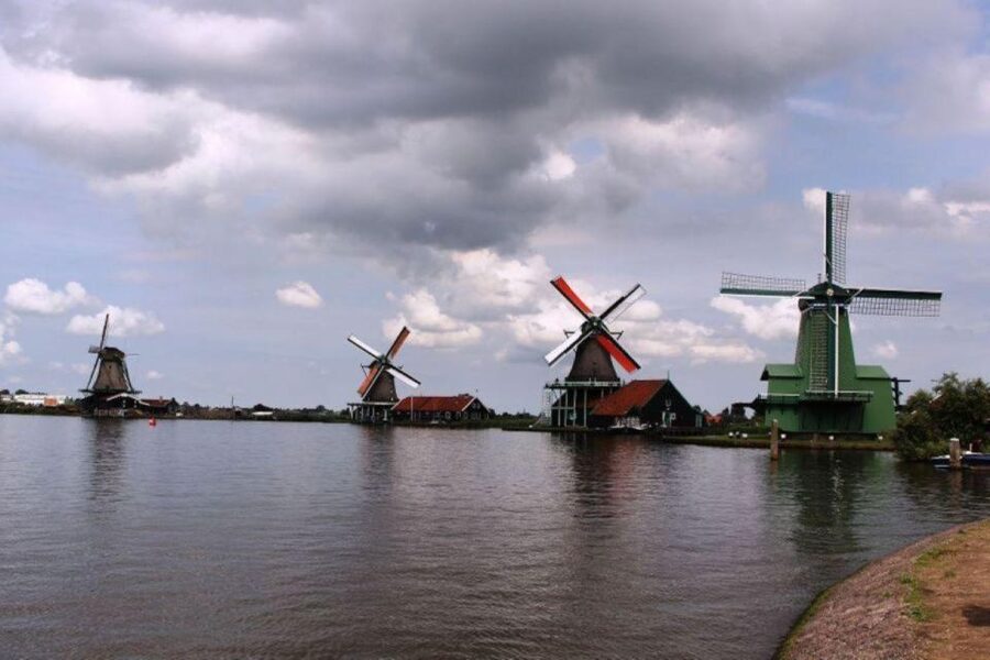 Amsterdam: Private tour Tulips, Keukenhof, Windmill & Cheese - Who this tour suits best (and who might want a different plan)