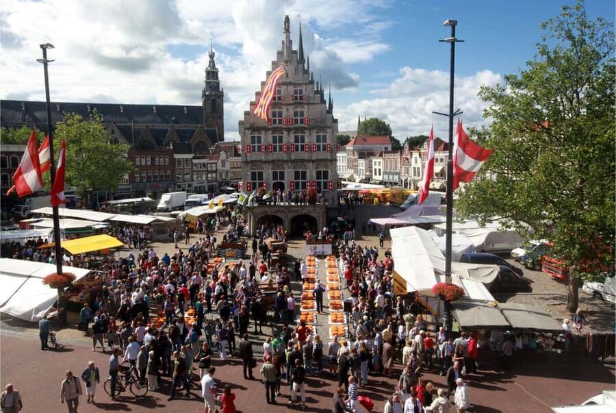 Amsterdam: Traditional Cheese Market Tour to Alkmaar - The 12:00–14:00 free time window: make Alkmaar work for you