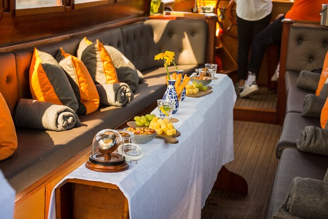 Amsterdam Walking Tour and Cruise with Drinks and Cheese Tasting - Beursplein and Amsterdam Centraal: start strong, then expand outward