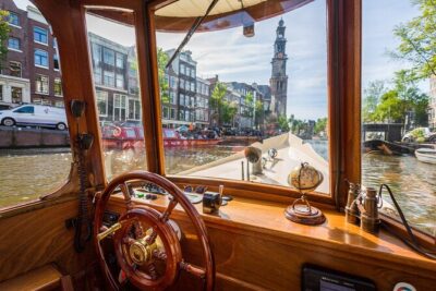 Amsterdam Walking Tour and Cruise with Drinks and Cheese Tasting - Chinese Quarter and Nieuwmarkt: temple views and old gate lines