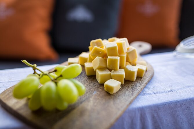 Amsterdam Walking Tour and Cruise with Drinks and Cheese Tasting - Guide quality varies, so use names as your clue