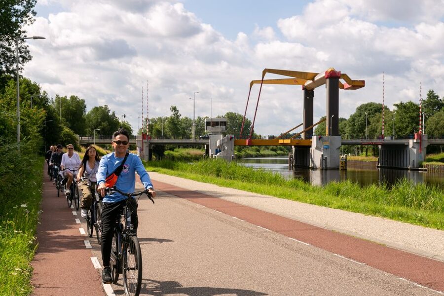 Amsterdam: Windmill, Cheese, and Countryside E-Bike Tour - Riding the Route: E-Bikes, Pace, Distances, and Seat Reality