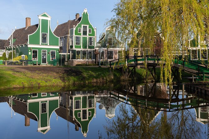 Amsterdam: Windmills, Cheese and Volendam Tour with Video Guide - Volendam on the IJsselmeer: waterfront strolls and easy Dutch snacks