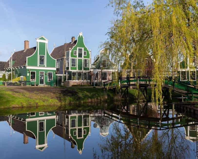Amsterdam: Zaanse Schans, Cheese Tasting & Volendam Tour - The drive with an onboard video guide: context without the lecture