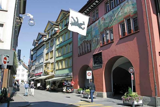 Appenzell Alps Day Trip from Zurich – Farm Life & Cheese Tasting - Guides and group size: why the Mercedes van makes a difference