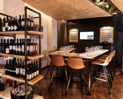 Athens: Acropolis Wine Tasting with Cheese and Olives - Five wines, 3 whites and 2 reds: why the lineup is a smart move