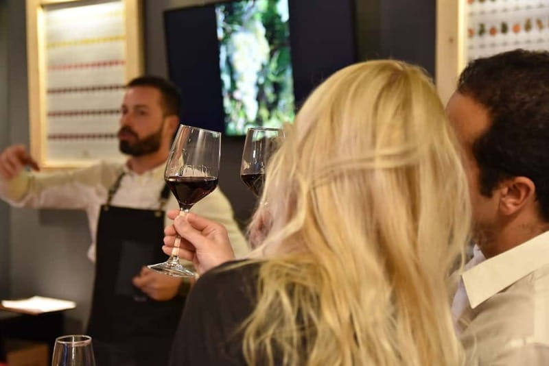 Athens: Acropolis Wine Tasting with Cheese and Olives - The five wines: how to taste Greek whites and reds with confidence