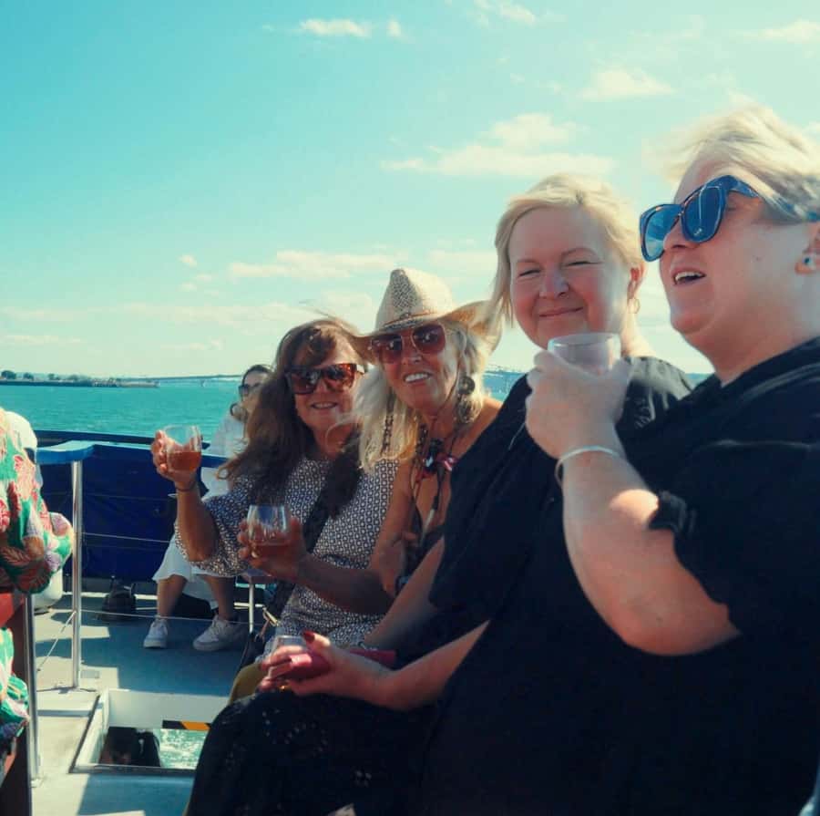 Auckland: Scenic Wine and Cheese Harbour Cruise - Live Commentary and Music: Getting the Story While You Relax