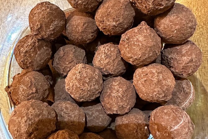 Basel Farmer's Market, Cheese, Chocolate & Pastry Tour - Guides and group size: why names keep coming up