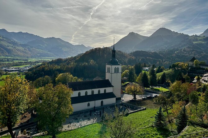 Bern Private Tour - Gruyères , Cheese, and Lavaux's UNESCO Wine - Quick Gruyères pause ideas: meringue stop and cow-art distractions