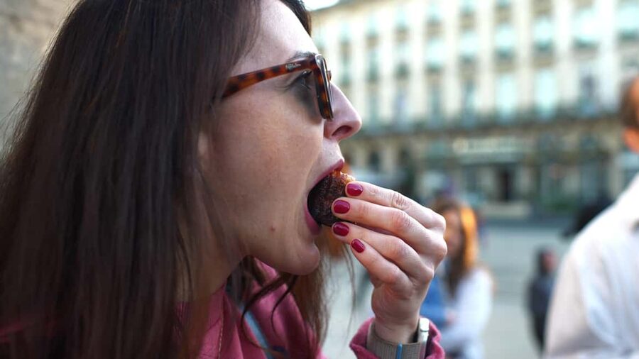 Bordeaux Afternoon Food Tour : Sweets, Wine and Cheese - Family friendly and beginner-friendly, without dumbing it down