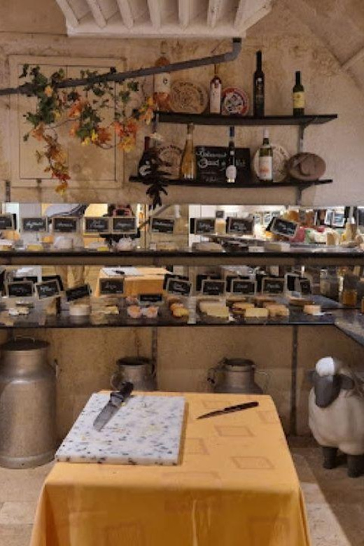 Bordeaux Gourmet Experience: Cheese & Wine Tasting - Cave of 100 Cheeses: the 18th-century setting you actually feel