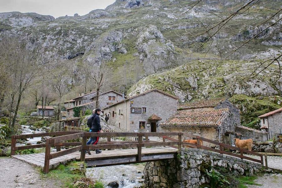 Bulnes: Excursion with funicular and Cabrales cheese cave in the Picos de Europa - Key points before you go