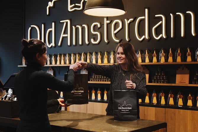 Cheese and Wine tasting in Amsterdam - Damrak Meeting Point: Finding Old Amsterdam and Settling In