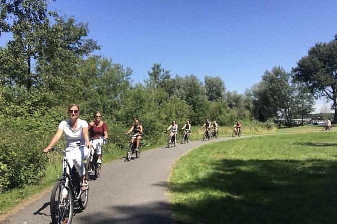 Cheese, Canals & Windmill Countryside E-Bike Tour Amsterdam - Zunderdorp and Ransdorp: Village Life Outside the Main Sights