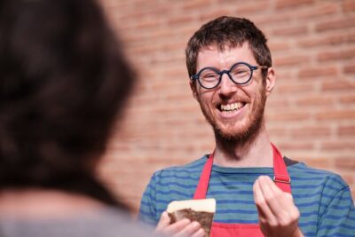 Cheese food-tour through downtown Toulouse - Stop 1: Place du Salin, a welcome drink and the role of salt