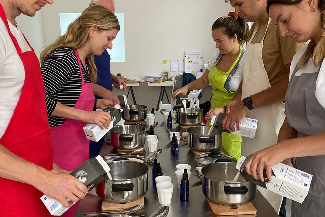 Cheese making workshop next to De Hallen, heart of Amsterdam - Key points you can bank on