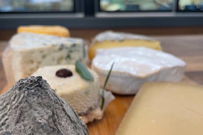 Cheese & Wine Tasting in Montmartre with a Local Cheesemonger - Who this cheese and wine tasting suits best