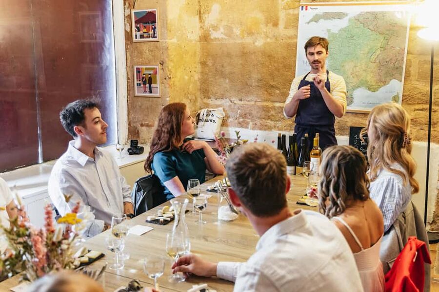 Cheese & Wine Tasting in Montmartre with Local Cheesemonger - Wine Pairings with a Sparkle: 5 Glasses That Change the Flavor