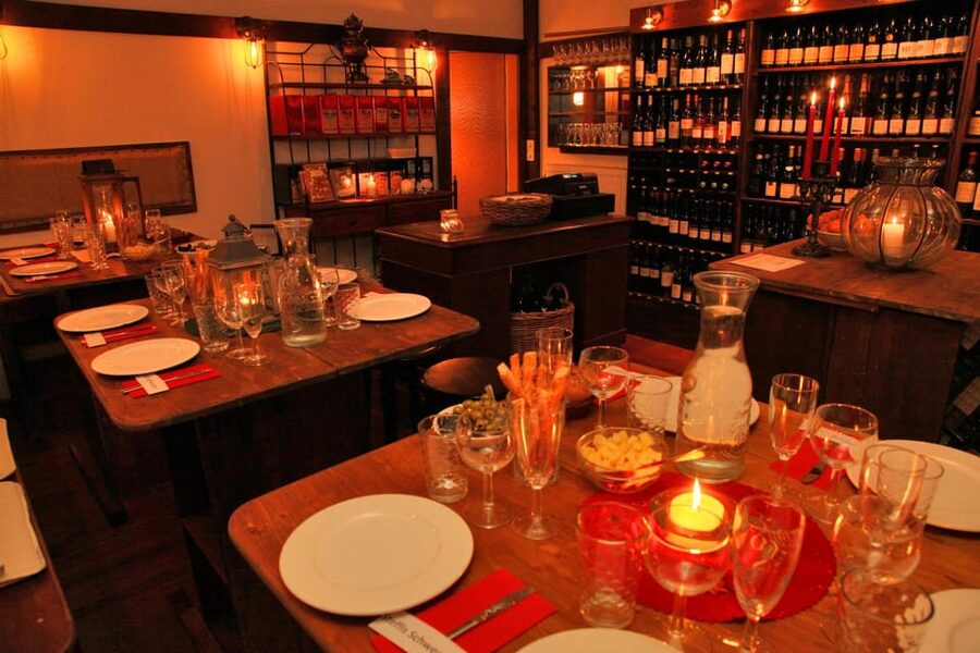 Cologne-Nippes: Cheese and wine with champagne and Grand Cru - Champagne, amuse-gueule, and the Rivesaltes Ambré aperitif