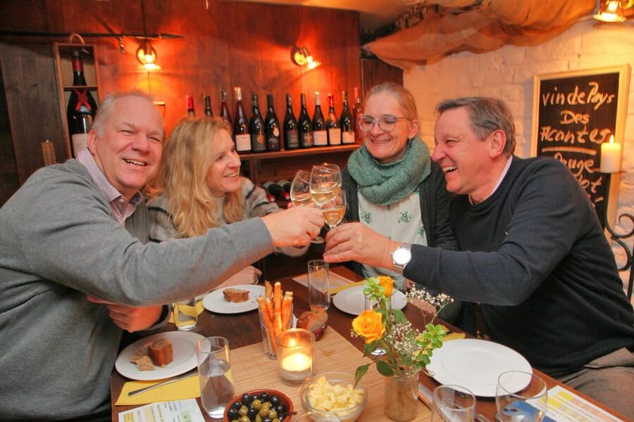 Cologne-Nippes: Gourmet wine tasting with cheese platter - Who should book this tasting (and who should skip it)