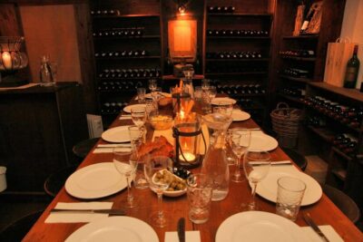 Cologne-Nippes: Gourmet wine tasting with cheese platter - The 17:45 start: crémant or aperitif plus amuses gueules