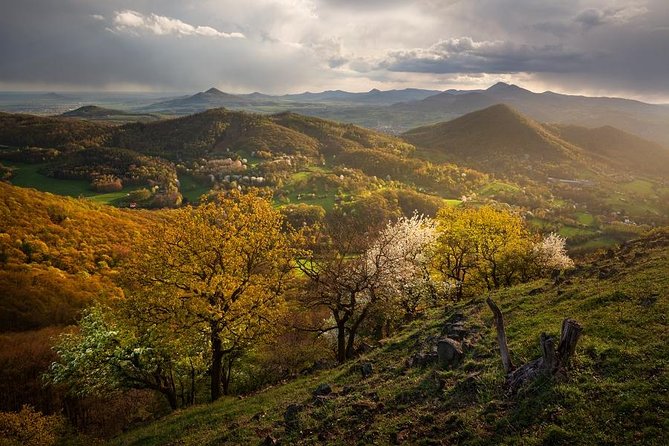 Czech garnet panning, scenic drive, farm & cheese, lunch & beer - Quick hits for your Central Bohemia day