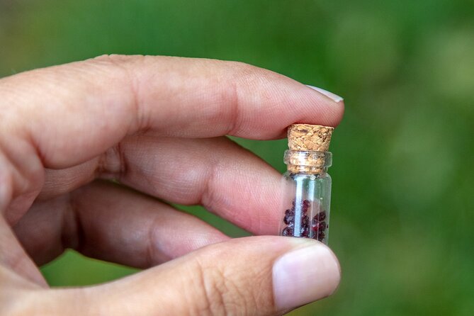 Czech garnet panning, scenic drive, farm & cheese, lunch & beer - Garnet panning: try a medieval-style tradition