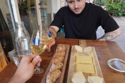 Discover our Terroirs and Tasting Cheese and Wine - Inside the cheese-cellar table: what the 1 hour really feels like