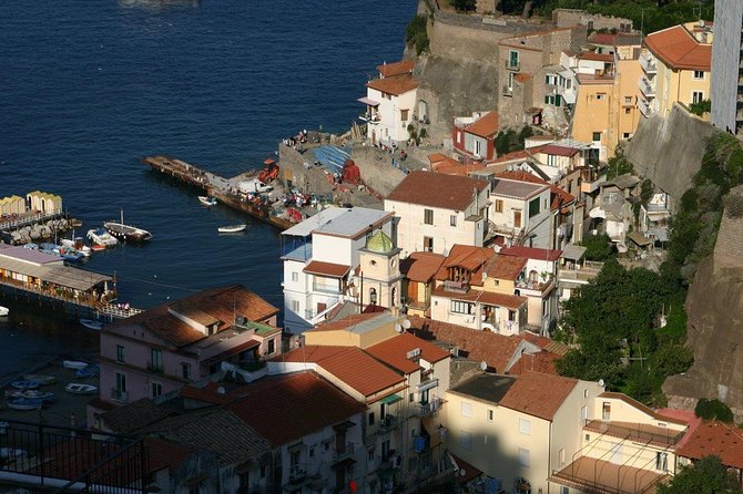 Discover Sorrento with food tasting and walking Tour - Starting at Tasso Square: the walking rhythm you’ll want