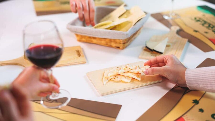 Dolianova: visit and workshop in a cheese factory - Where the Dolianova cheese story starts