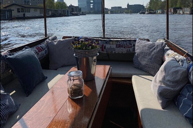Dutch Cheese & Drinks Guided Amsterdam Boat Tour, All Inclusive - Stop by stop: how the route tells Amsterdam’s story from the water