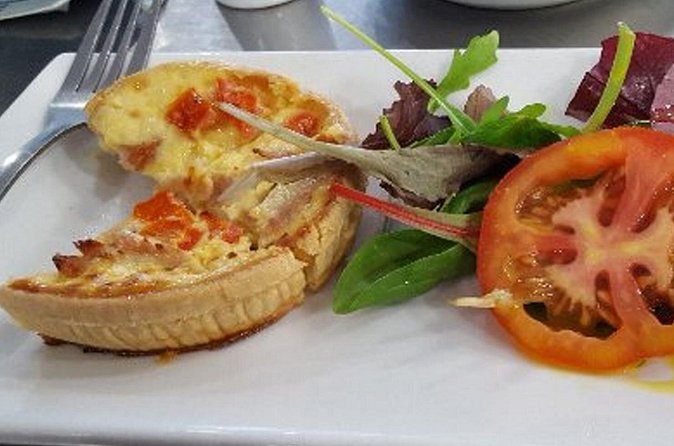 English Wine and Cheese Tour from London - Picnic lunch at Chapel Down: a real break between tastings