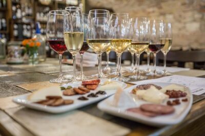 Evening Wine, Cheese, & Charcuterie Tasting in Budapest - The 6:00 pm format: what two hours feels like