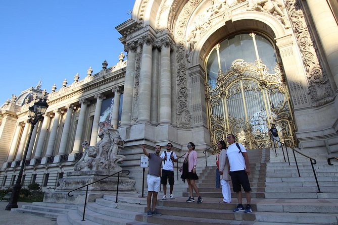 First Day Bike Tour, Top Sights, hidden gems, Wine&Cheese picnic - Why a 5.5-Hour Bike Tour Makes Paris Feel Understandable
