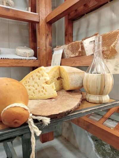 Florence: Secret of Wine and Cheese in a Winery - The farmhouse welcome and what you’ll notice right away