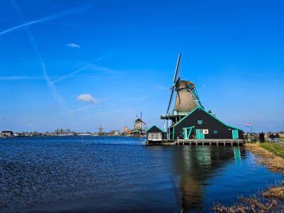 From Amsterdam: Volendam and Zaanse Schans Tour with Cheese - Zaanse Schans Windmills and the Wooden Shoe Factory